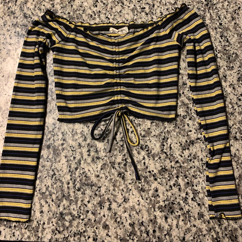 Crop top, long sleeve. Size medium